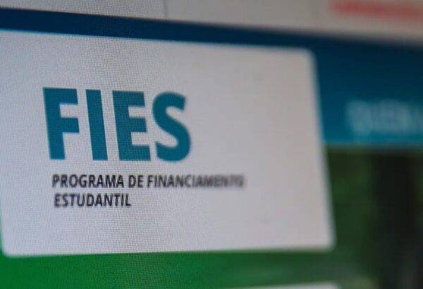 Dados da pasta mostram que, desde que foi lançado, em novembro do ano passado, o Desenrola Fies já beneficiou 283.577 estudantes. Foto: Agência Brasil