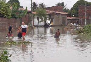 Lagoas de captação transbordaram após fortes chuvas em Natal e inundaram casas na Zona Norte de Natal - Foto: Sérgio Henrique Santos / InterTV Cabugi