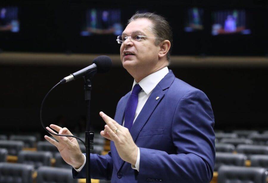 Deputado Sóstenes Cavalcante (PL-RJ), autor do projeto de lei que criminaliza aborto após 22 semanas de gestação - Foto: Mário Agra / Câmara