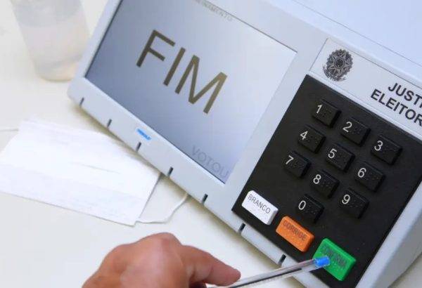 O número de ausentes corresponde a 29,26% do eleitorado que estava apto a votar neste domingo (27), que era de 33.996.477. Foto: TSE