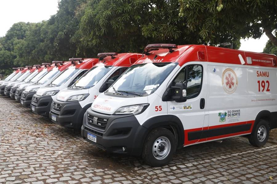 Novas ambulâncias foram entregues nesta sexta-feira (29), em solenidade no Centro Administrativo - Foto: Carmem Felix / Governo do RN