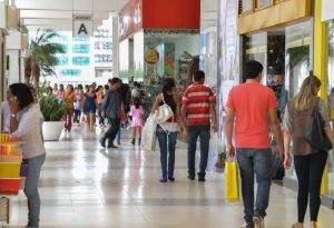 Comércio do centro da cidade, do Alecrim e os supermercados não funcionam nesta quarta-feira. Foto: Agência Brasil