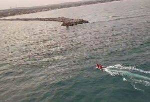 Banhista foi resgatado no mar pelo Corpo de Bombeiros - Foto: Reprodução