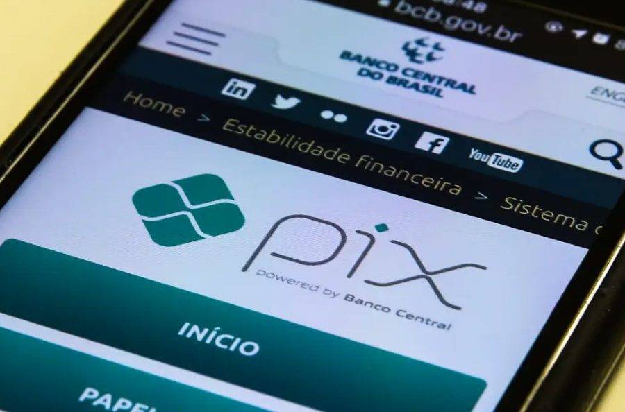 O site Downdetector, que monitora queixas de instabilidade em aplicativos, registrou um pico de reclamações sobre o Pix às 13h. Foto: Agência Brasil