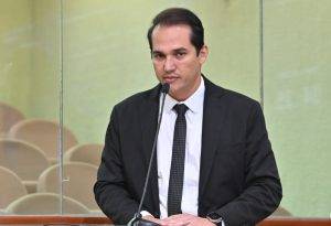 Deputado estadual Kleber Rodrigues (PSDB) é autor de lei que prevê mais segurança para ciclistas no RN - Foto: Eduardo Maia / ALRN