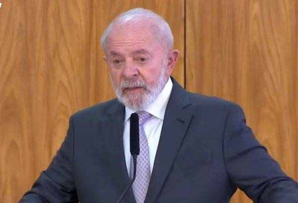 Presidente Luiz Inácio Lula da Silva (PT) em coletiva de imprensa no Palácio do Planalto - Foto: YouTube / Reprodução