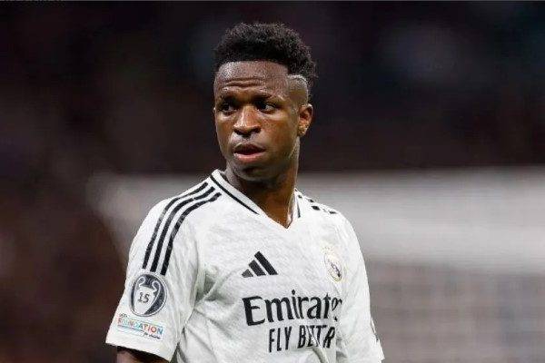 Vini Jr, atacante do Real Madrid, é alvo de racismo antes de jogo da Champions • Divulgação/Real Madrid