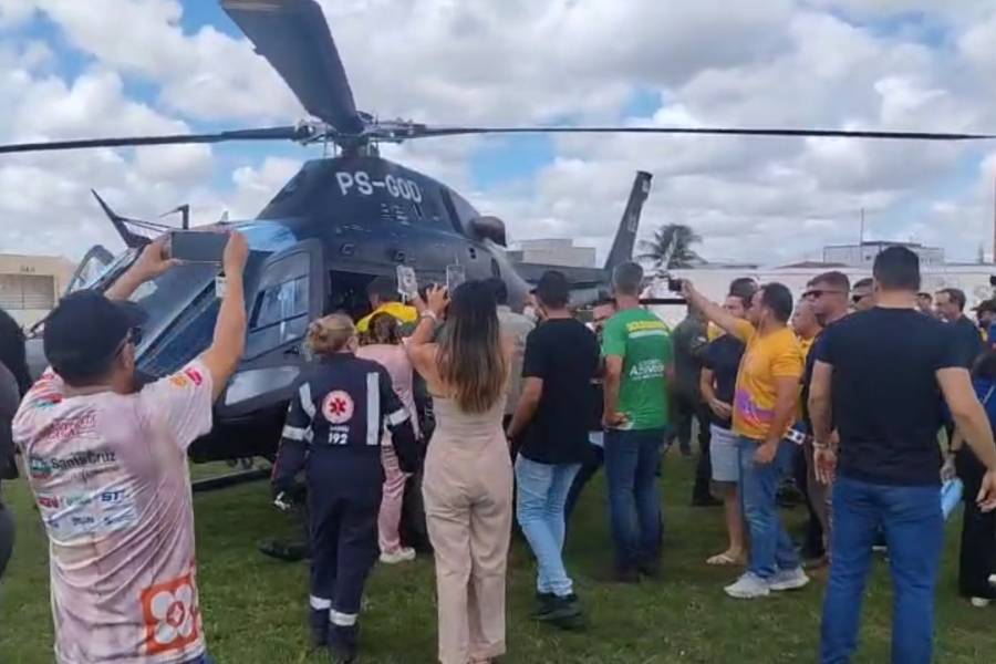 Vídeo mostra momento da transferência de Jair Bolsonaro em Santa Cruz, no RN - Foto: Douglas Lopes / 98 FM
