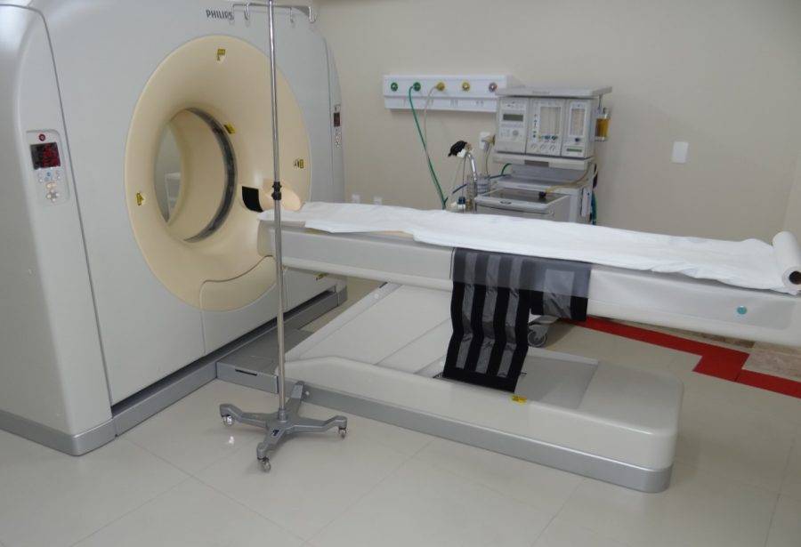 Tomógrafo do Hospital Varela Santiago, que atende pacientes via SUS por meio de convênio com a Sesap - Foto: Reprodução