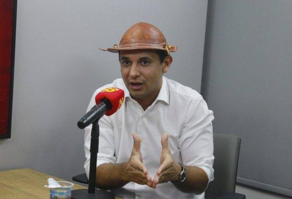 Prefeito de Mossoró, Allyson Bezerra (União), em entrevista à 98 FM - Foto: Fábio Cavalcante / 98 FM