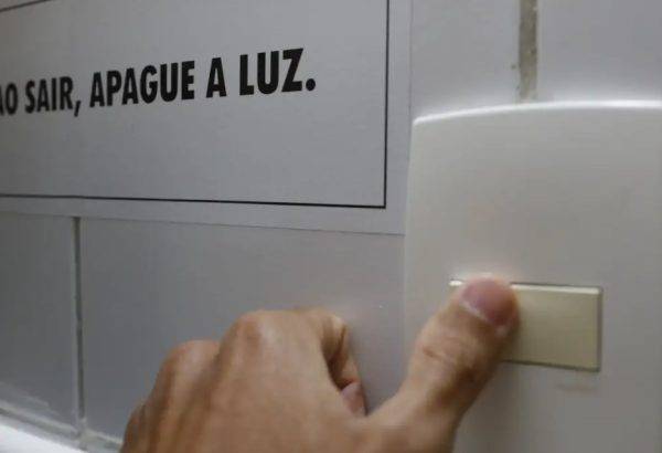 Com isso, os consumidores terão custo extra de R$ 7,87 a cada 100 quilowatts-hora (kWh) consumidos. Foto: Agência Brasil