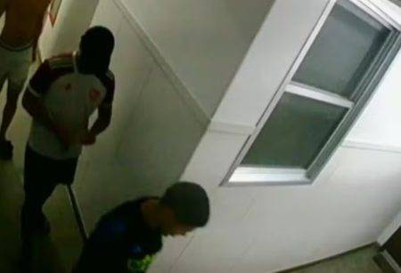 Polícia apura estupro coletivo contra adolescente em Copacabana e buscas por 4 homens e 1 menor — Foto: Reprodução