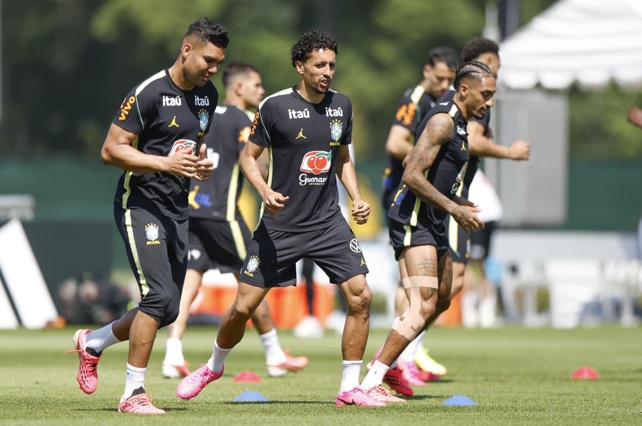 Bruno Guimarães é titular no amistoso da Seleção Brasileira contra o Egito