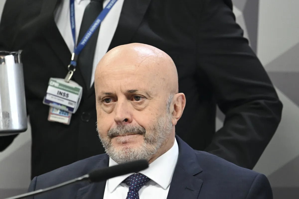 STF dá 48 horas para Papuda explicar suposta pressão por delação de "Careca do INSS"