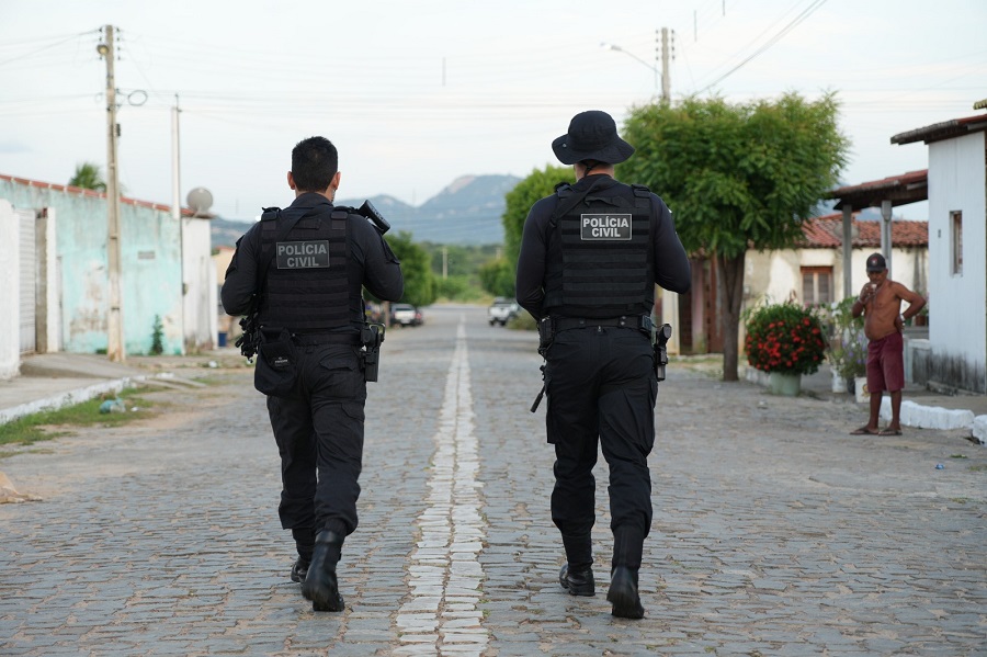Homem de 18 anos é preso suspeito de matar professor na Zona Norte de Natal